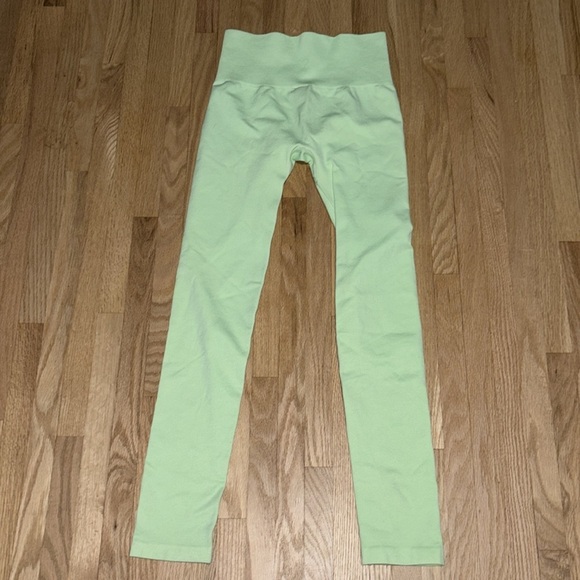 TnaBODY Atmosphere Hi-Rise Legging - High-Waisted Seamless Ribbed Leggings - Picture 6 of 7
